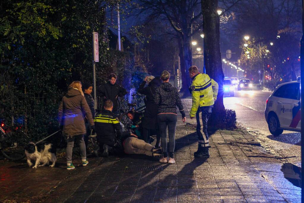 Persoon hard ten val met fiets