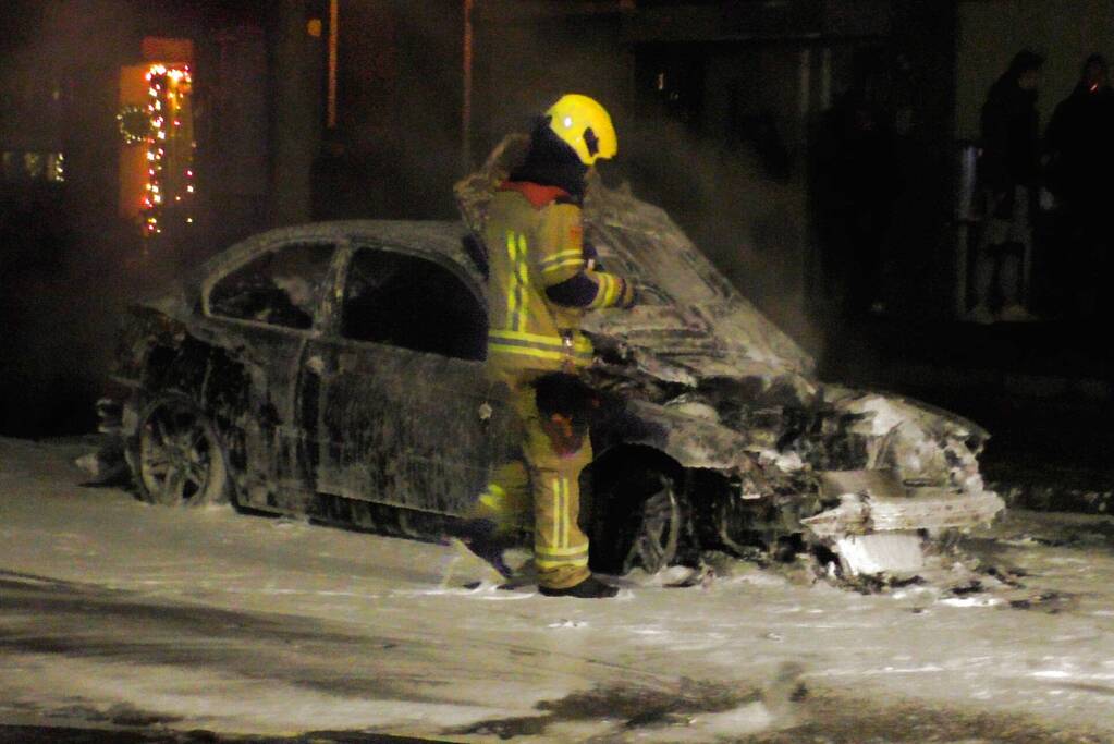 Auto volledig uitgebrand