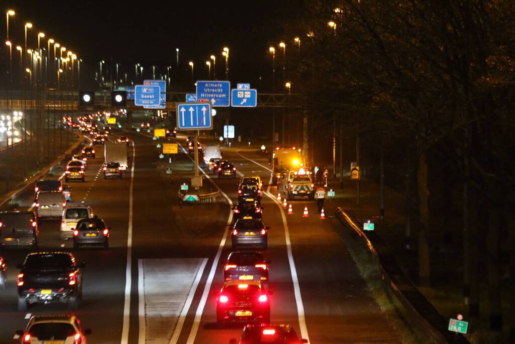 Lange file door ongeval op snelweg