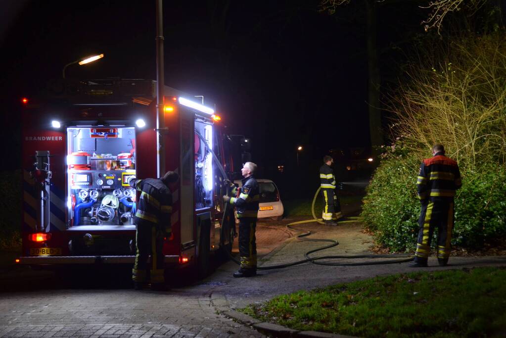 Hut verwoest door brand
