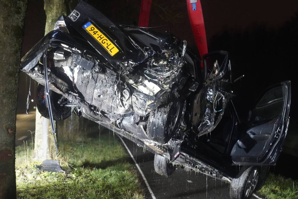Automobilist ernstig gewond bij ernstig ongeval