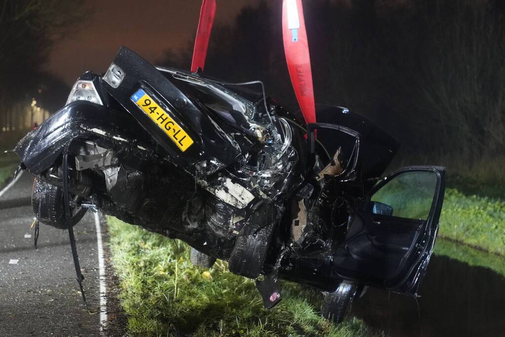 Automobilist ernstig gewond bij ernstig ongeval