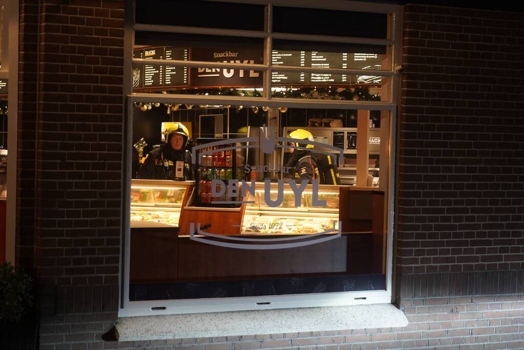 Brand in frituur van snackbar