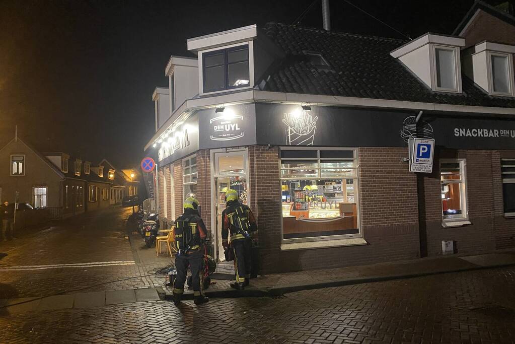 Brand in frituur van snackbar