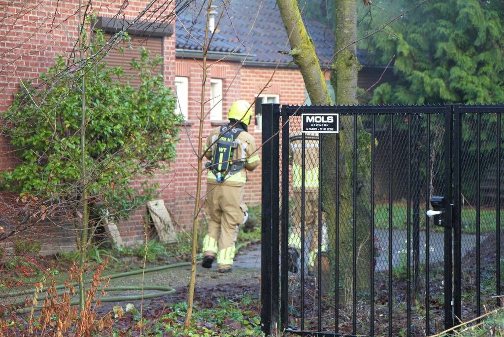 Veel rook bij brand in woning