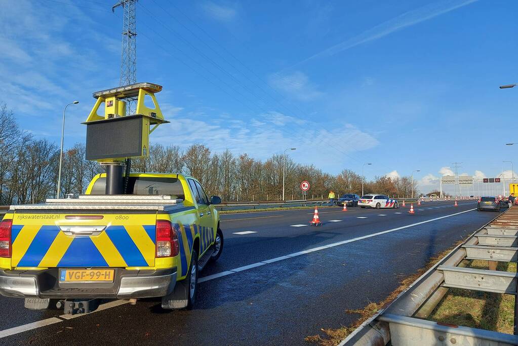 Ongeval tussen twee auto's op snelweg