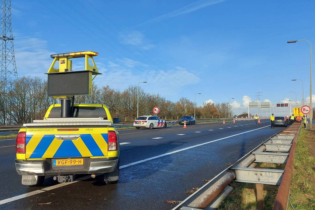 Ongeval tussen twee auto's op snelweg