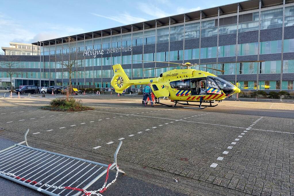 Lifeliner 5 landt voor Alrijne Ziekenhuis