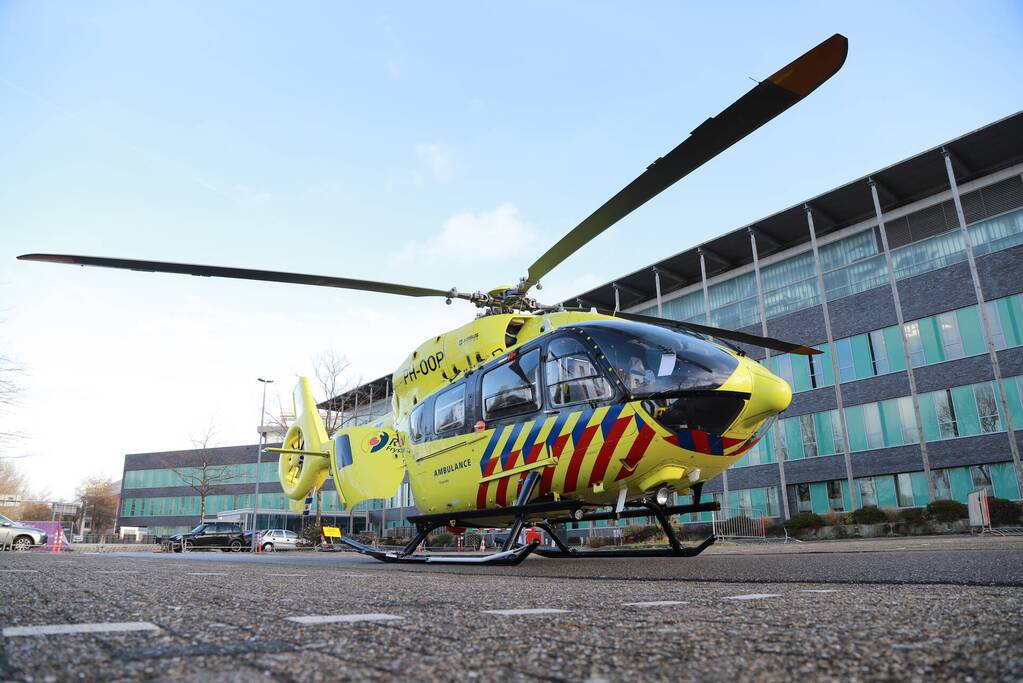 Lifeliner 5 landt voor Alrijne Ziekenhuis