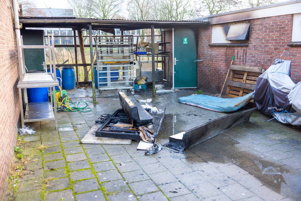 Bakkerij gesloten na brand in opslagruimte