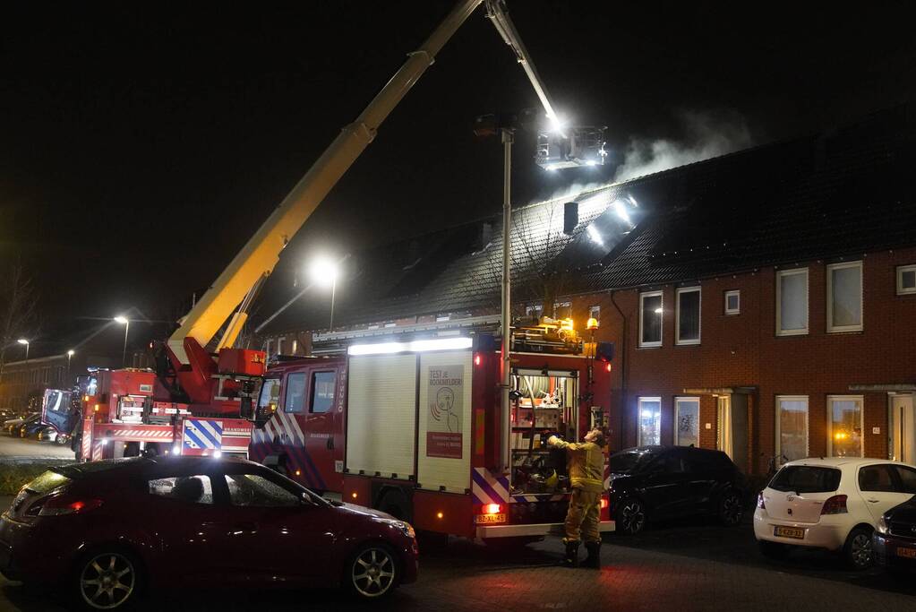 Veel rook na brand op eerste verdieping van woning