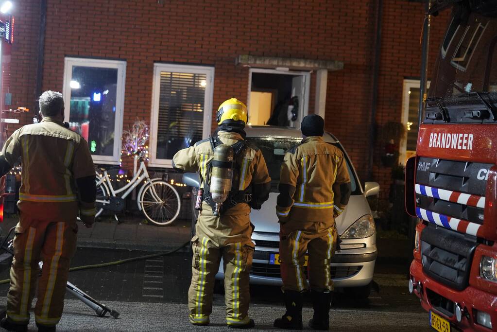 Veel rook na brand op eerste verdieping van woning