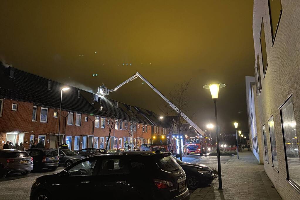 Veel rook na brand op eerste verdieping van woning