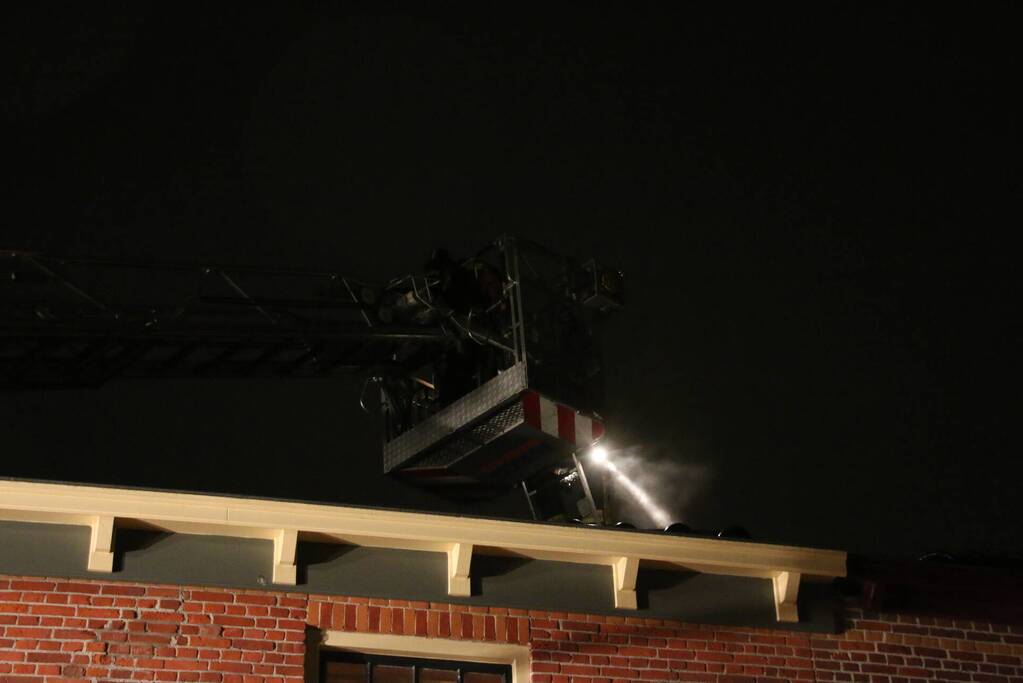 Schoorsteenbrand snel onder controle