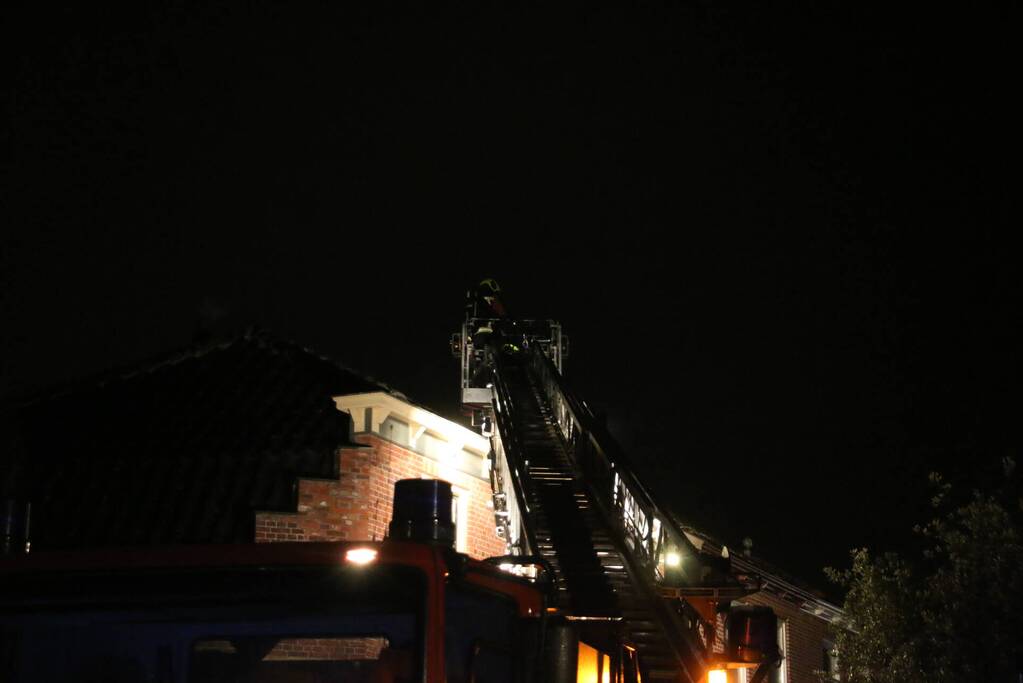 Schoorsteenbrand snel onder controle