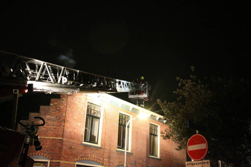 Schoorsteenbrand snel onder controle