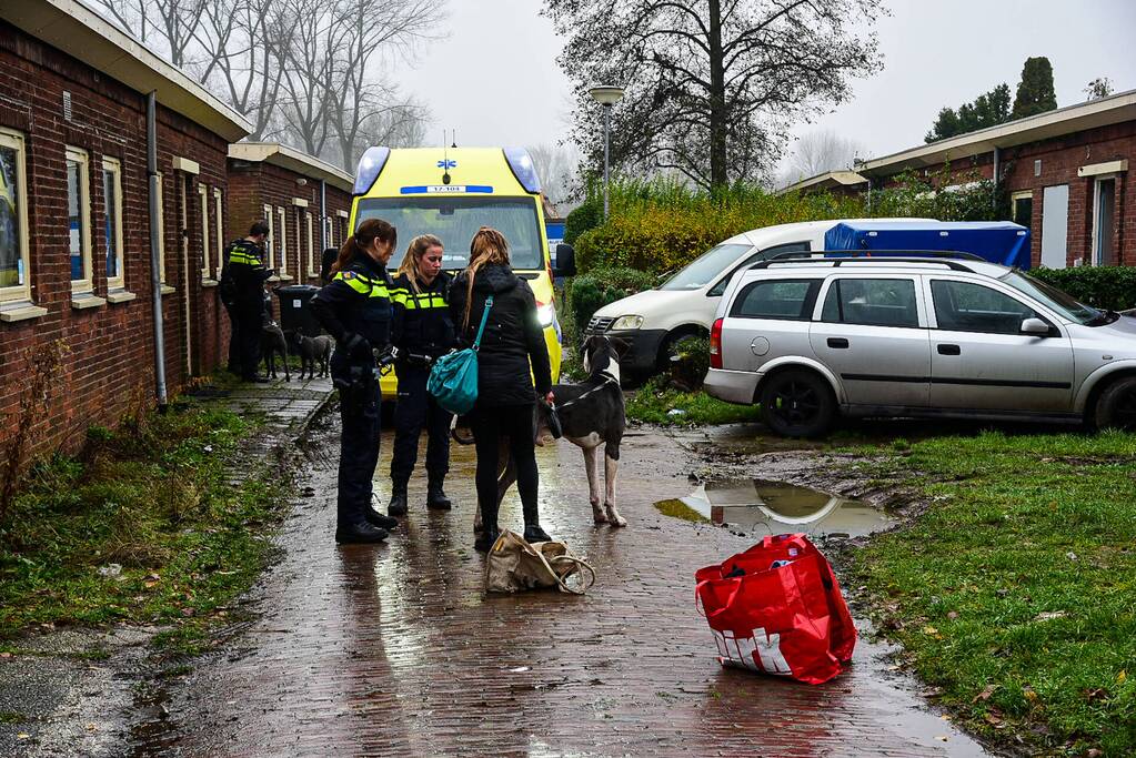 Persoon neergestoken in woning