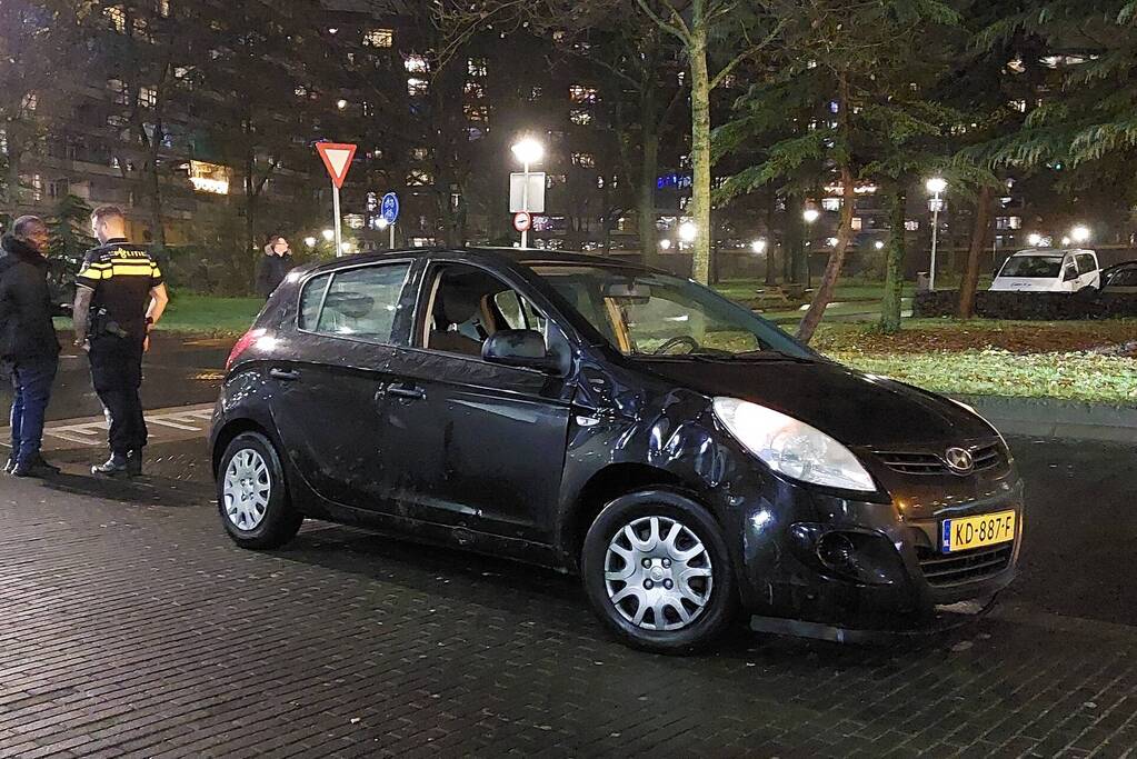 Maaltijdbezorger aangereden door personenauto