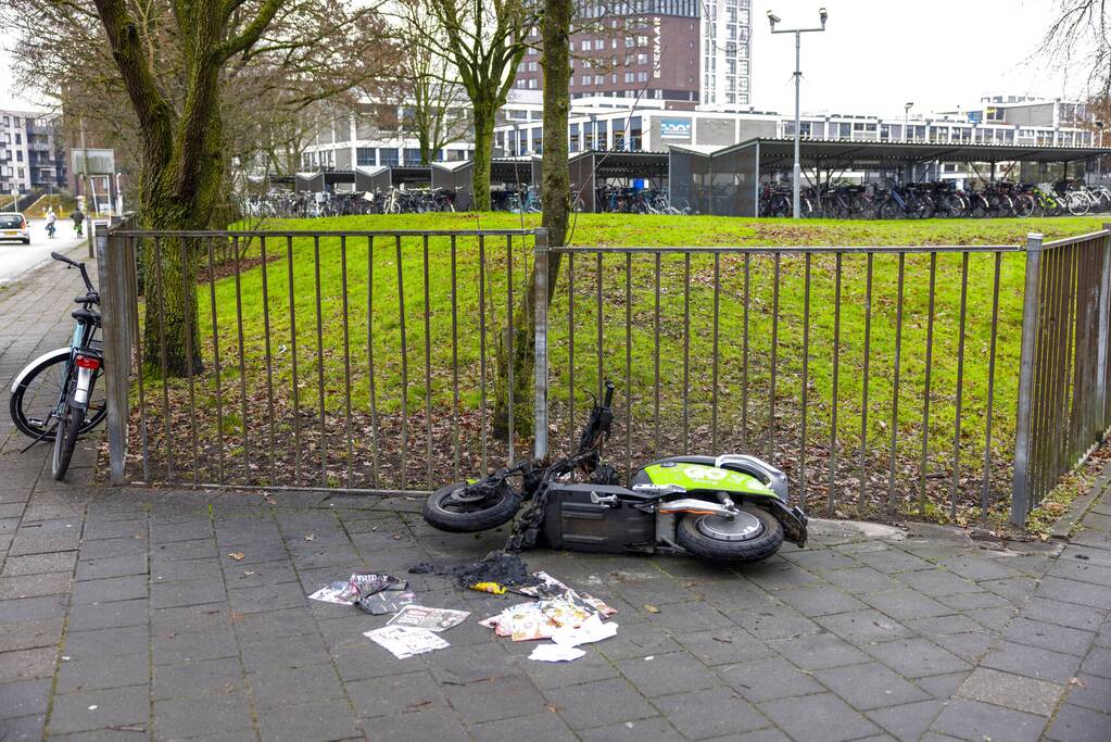 Go Sharing-deelscooter opnieuw in brand gestoken