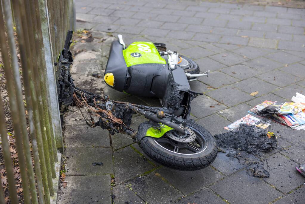 Go Sharing-deelscooter opnieuw in brand gestoken