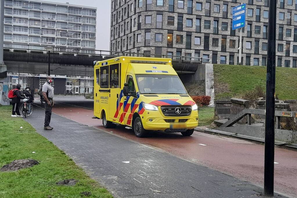 Fietser gaat onderuit en raakt gewond