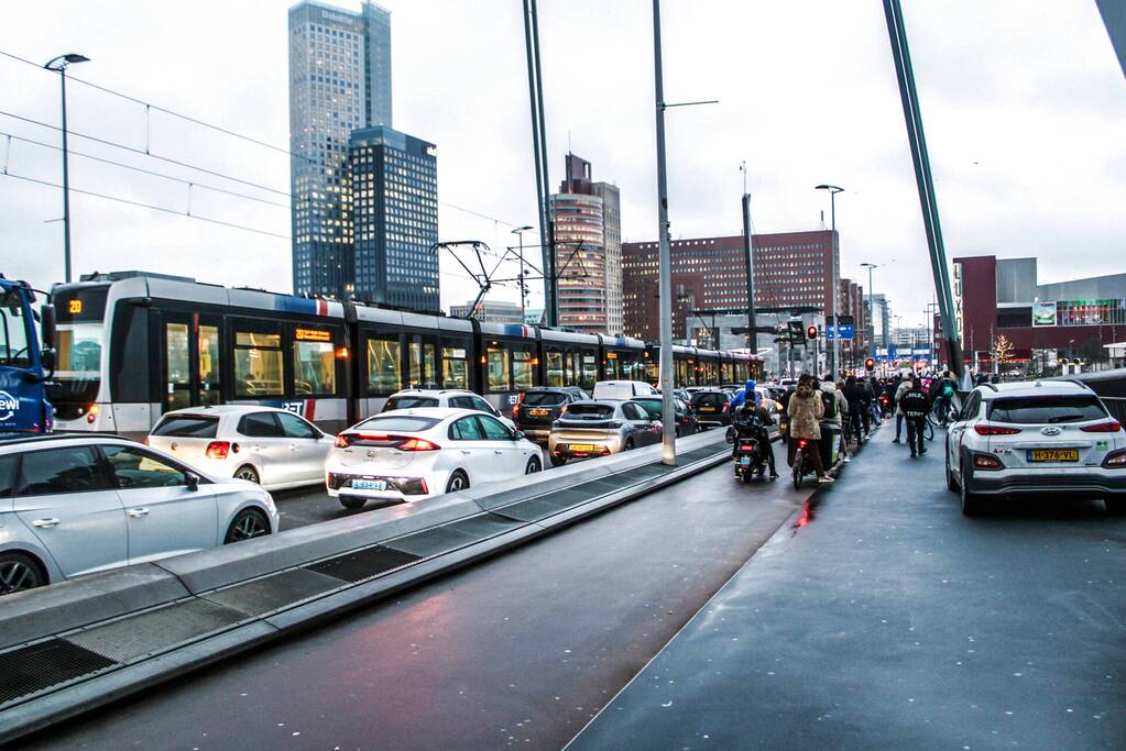 Erasmusbrug in storing