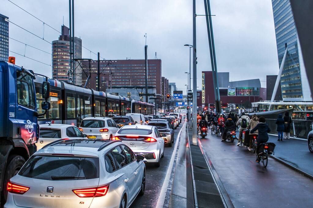 Erasmusbrug in storing