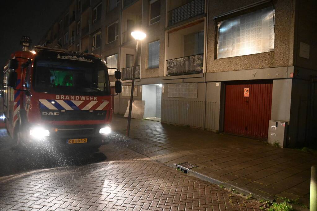 Koperdieven veroorzaken wateroverlast in leegstaand portiek