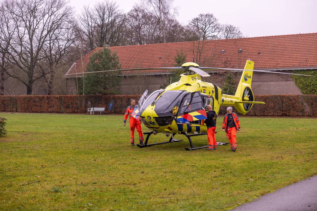 Traumahelikopter landt op terrein Klooster Sint Joseph