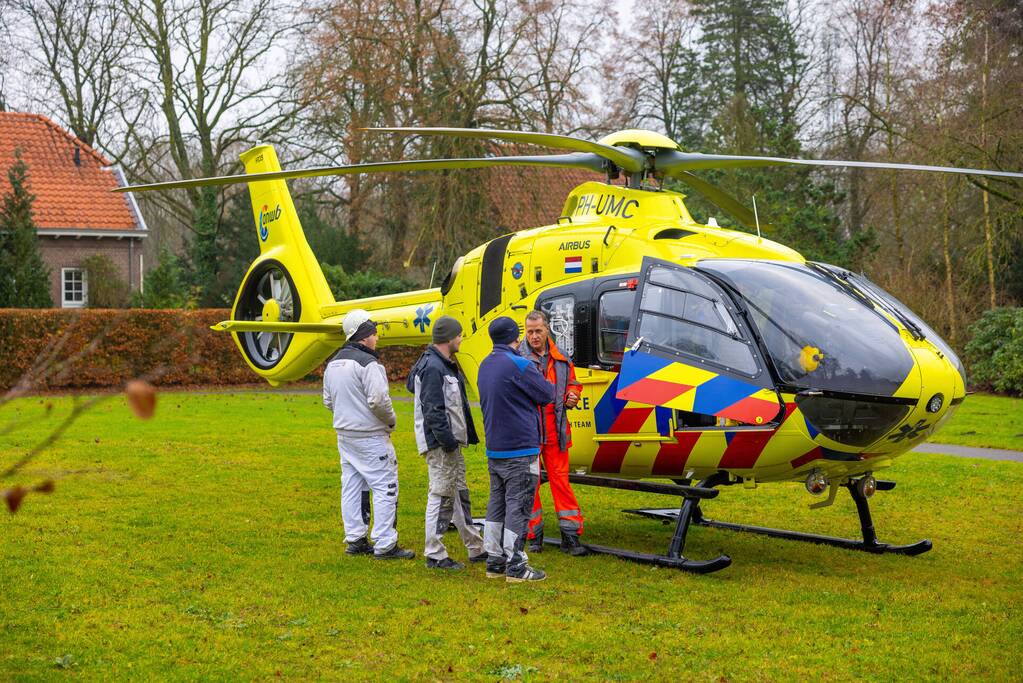 Traumahelikopter landt op terrein Klooster Sint Joseph