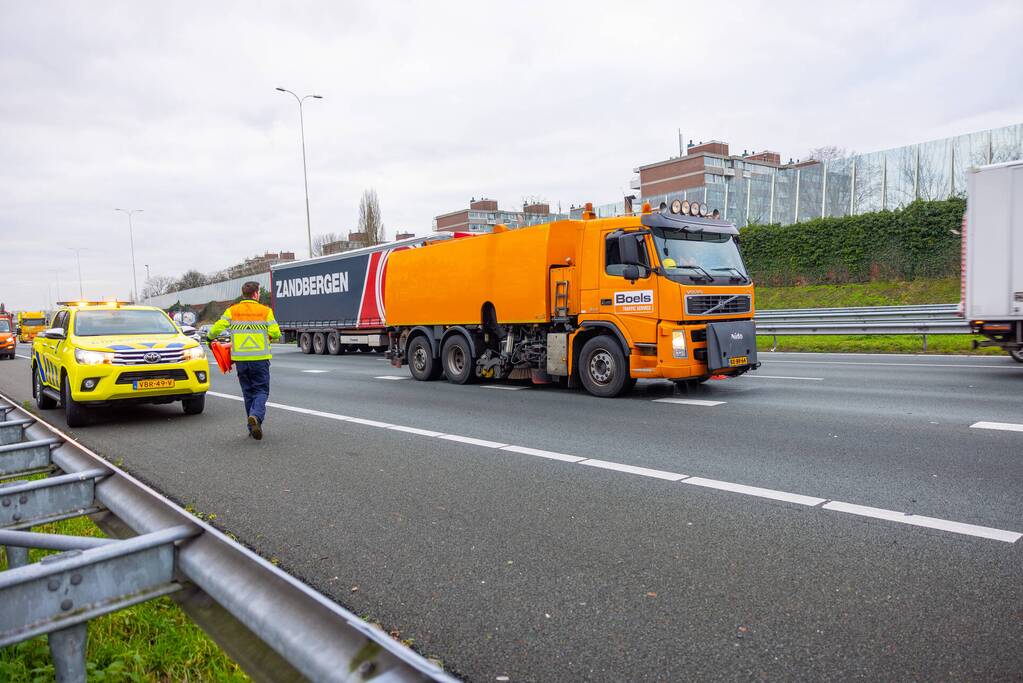 Lange files vanwege aanrijding op snelweg