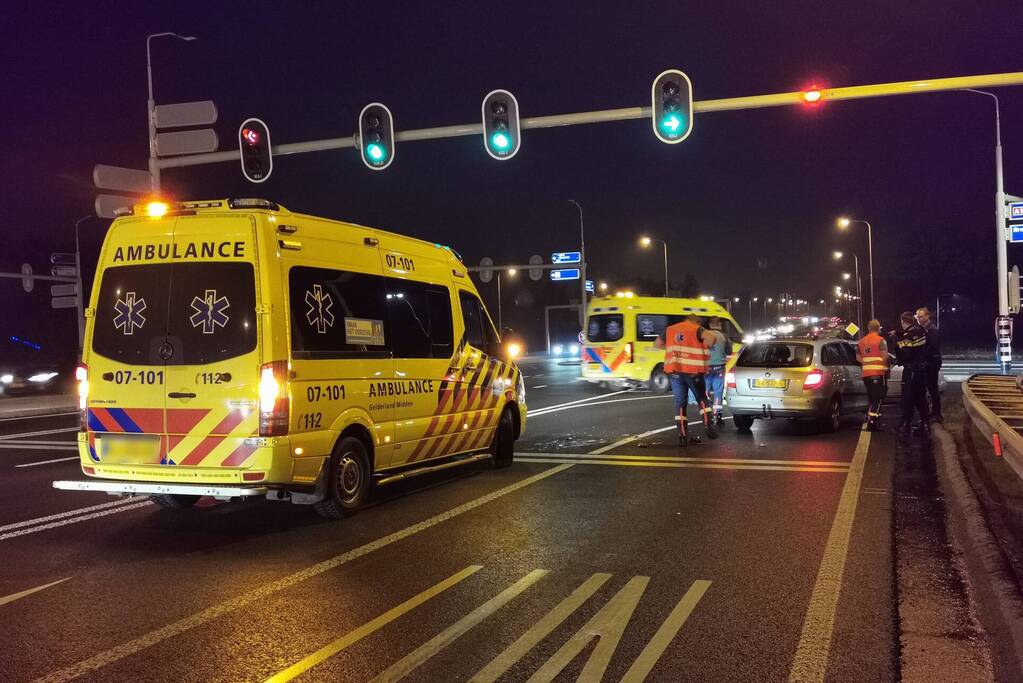 Kop-staart botsing tussen twee auto's
