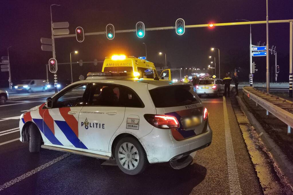 Kop-staart botsing tussen twee auto's