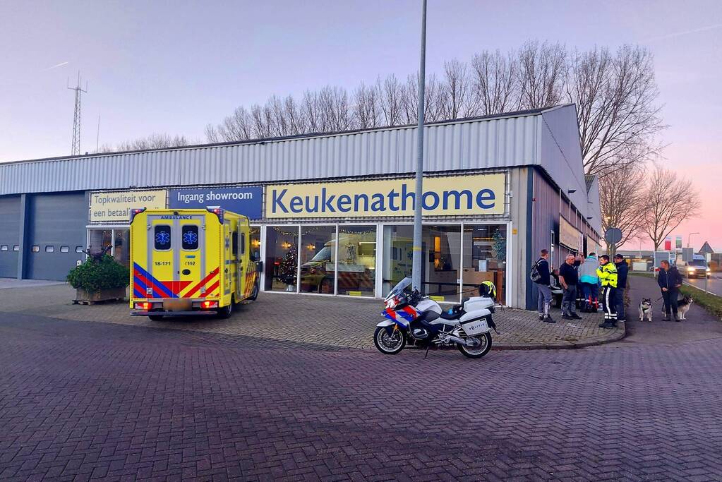 Motorrijder gaat onderuit en raakt gewond