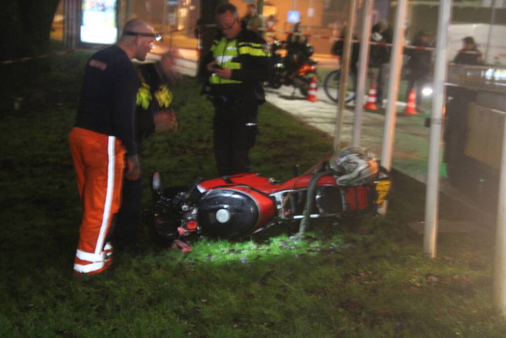 Voertuig raakt te water na mogelijke achtervolging