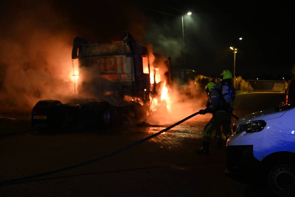 Vrachtwagens verwoest door brand