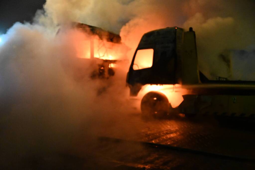 Vrachtwagens verwoest door brand