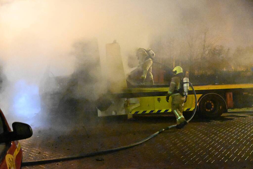 Vrachtwagens verwoest door brand