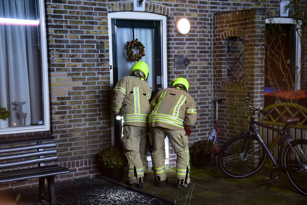 Rookontwikkeling in woning door kerststukje