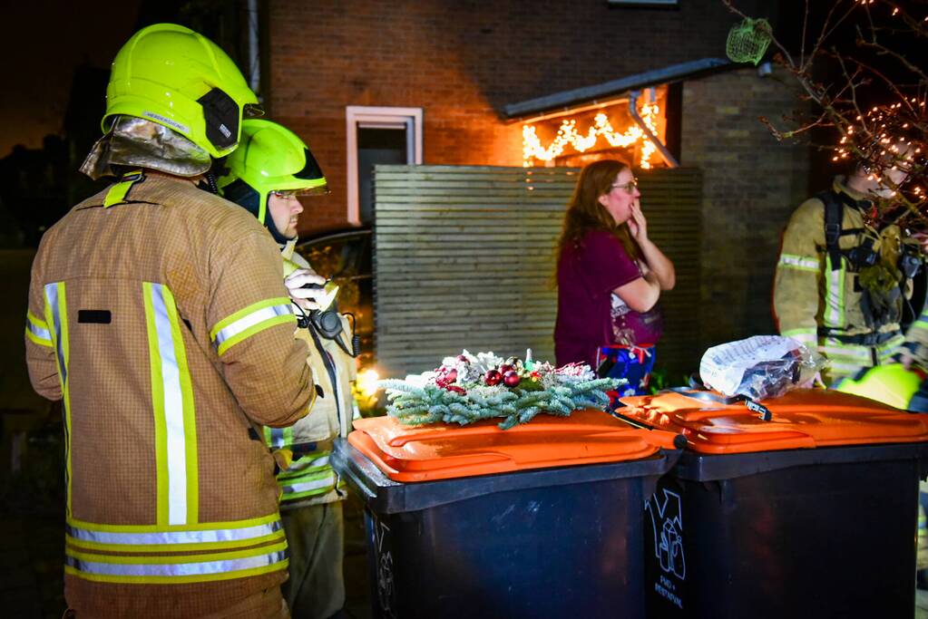 Rookontwikkeling in woning door kerststukje