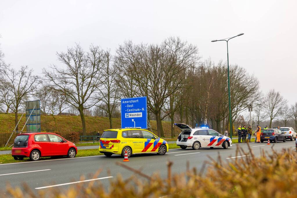 Drie personenwagens betrokken bij kop-staart botsing