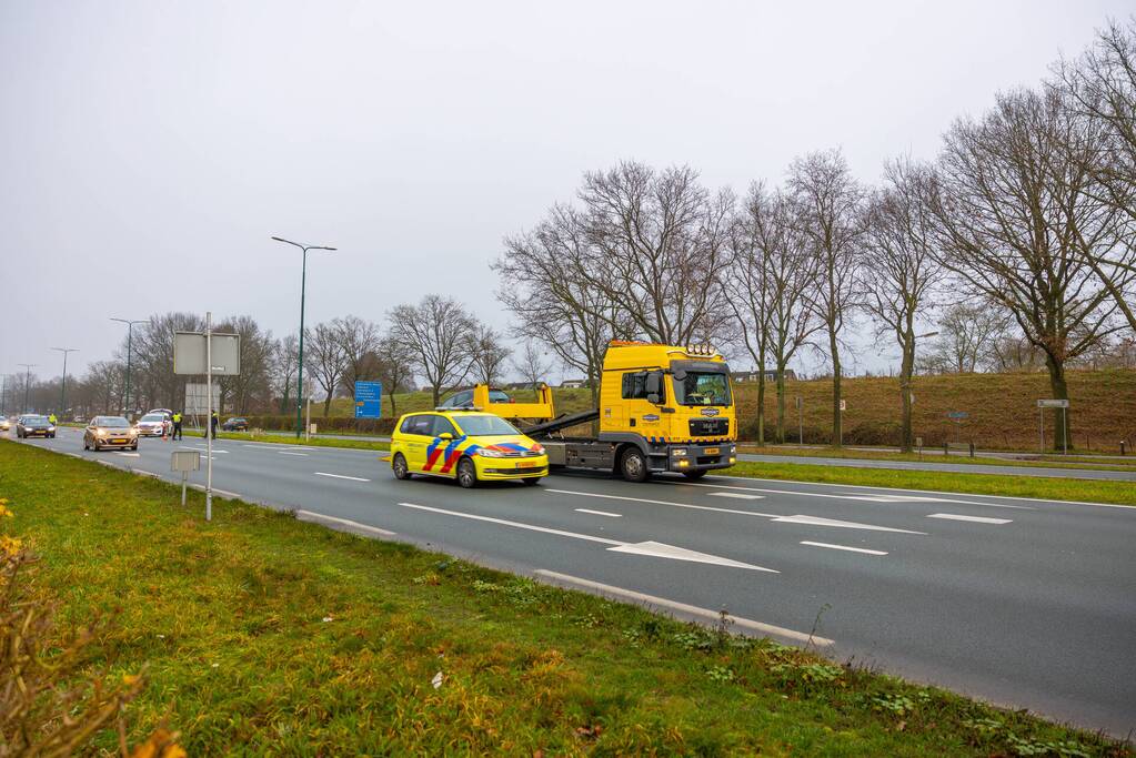 Drie personenwagens betrokken bij kop-staart botsing