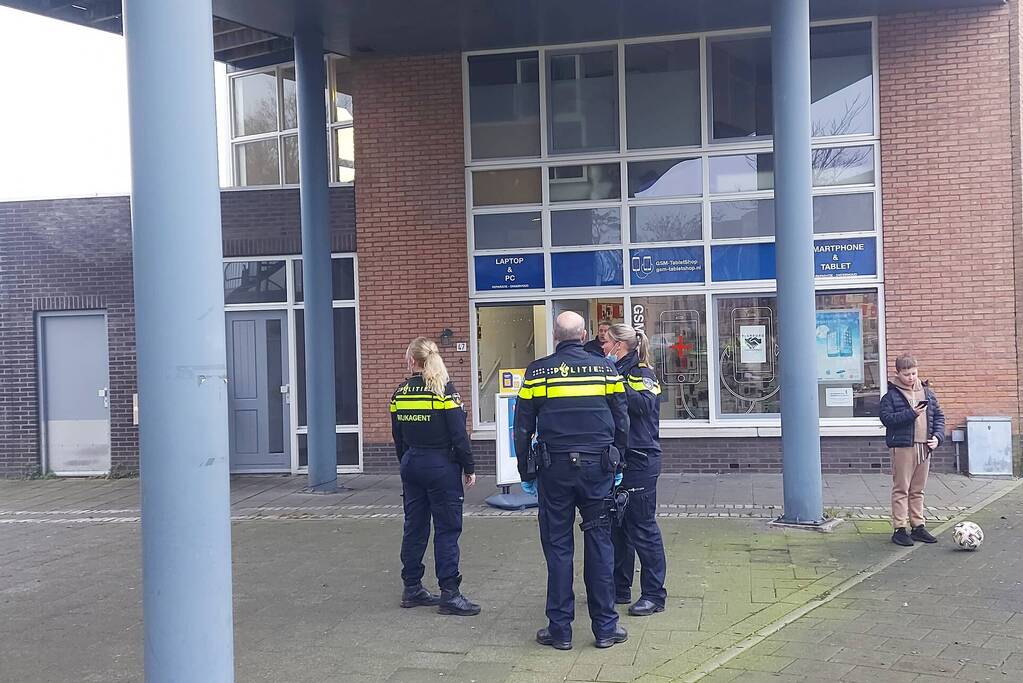 Politie doet onderzoek naar overval
