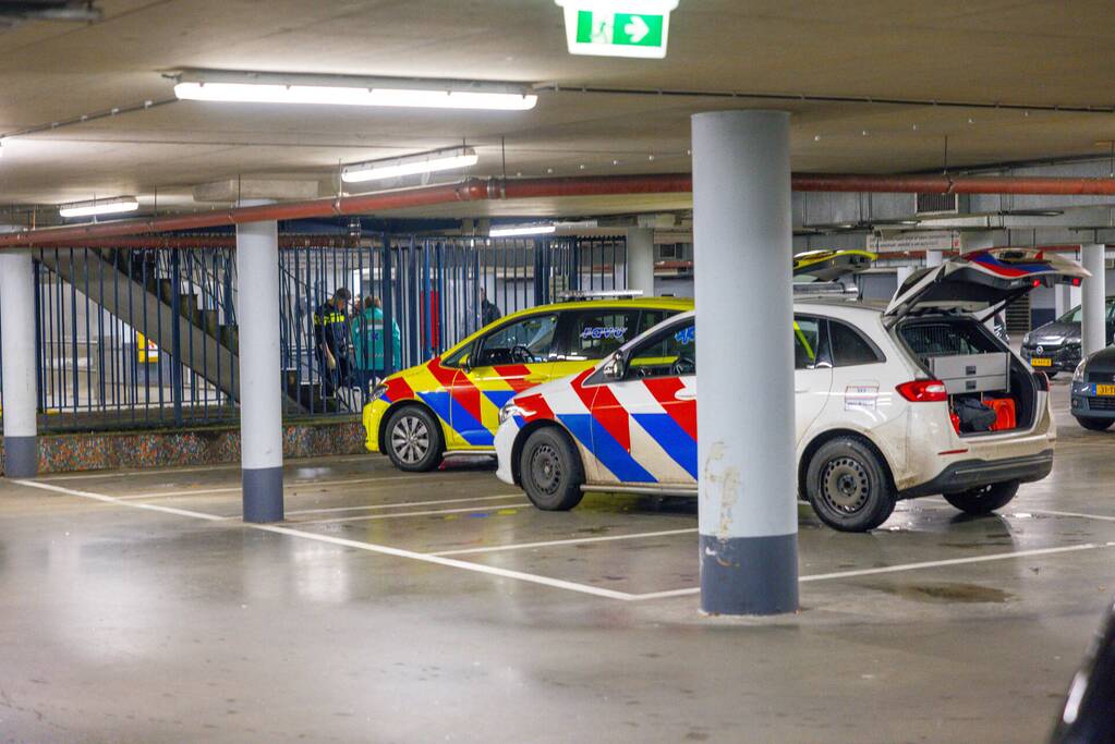 Man valt met fiets van trap en raakt zwaargewond