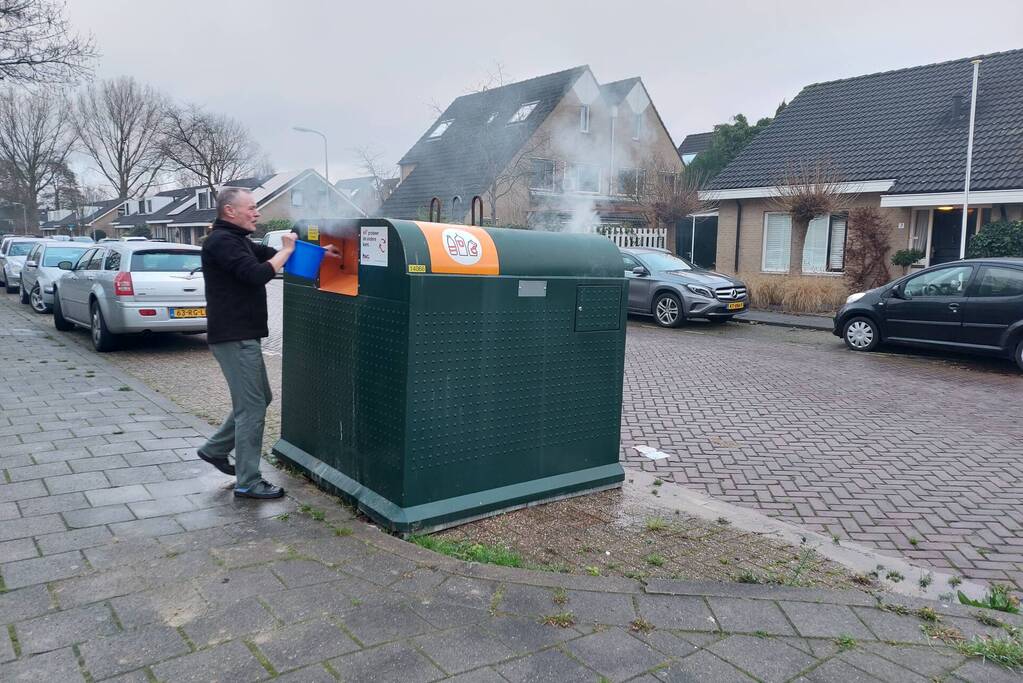 Vuurwerk veroorzaakt brand in container