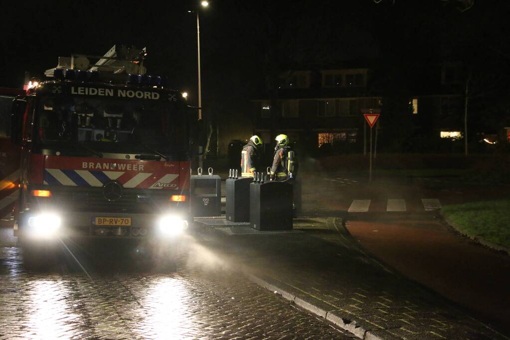Veel rookontwikkeling bij brand in ondergrondse container