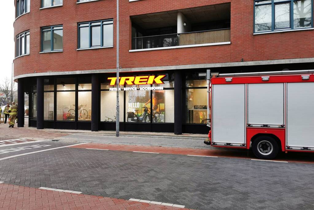 Mistgenerator gaat af in fietsenwinkel Trek Bicycle