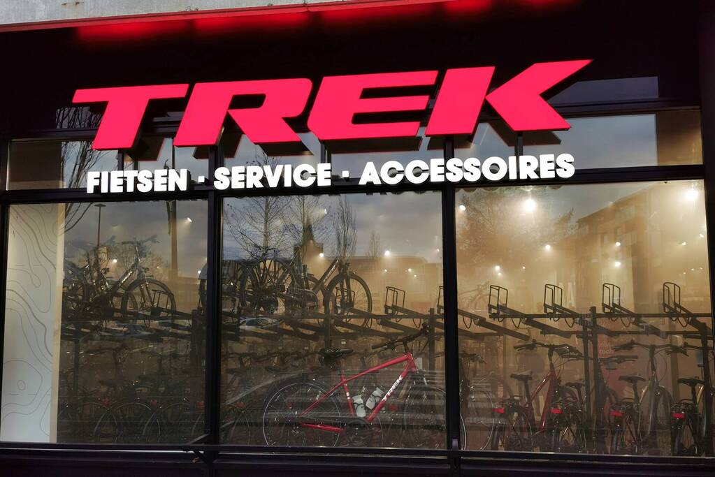 Mistgenerator gaat af in fietsenwinkel Trek Bicycle