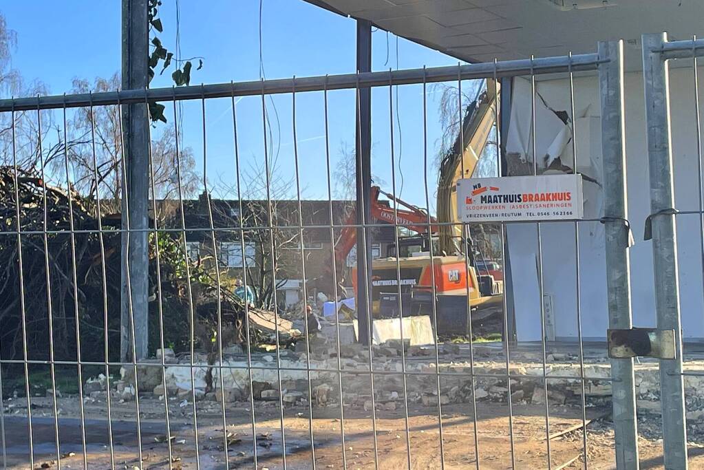 Persoon raakt bekneld tijdens sloopwerkzaamheden