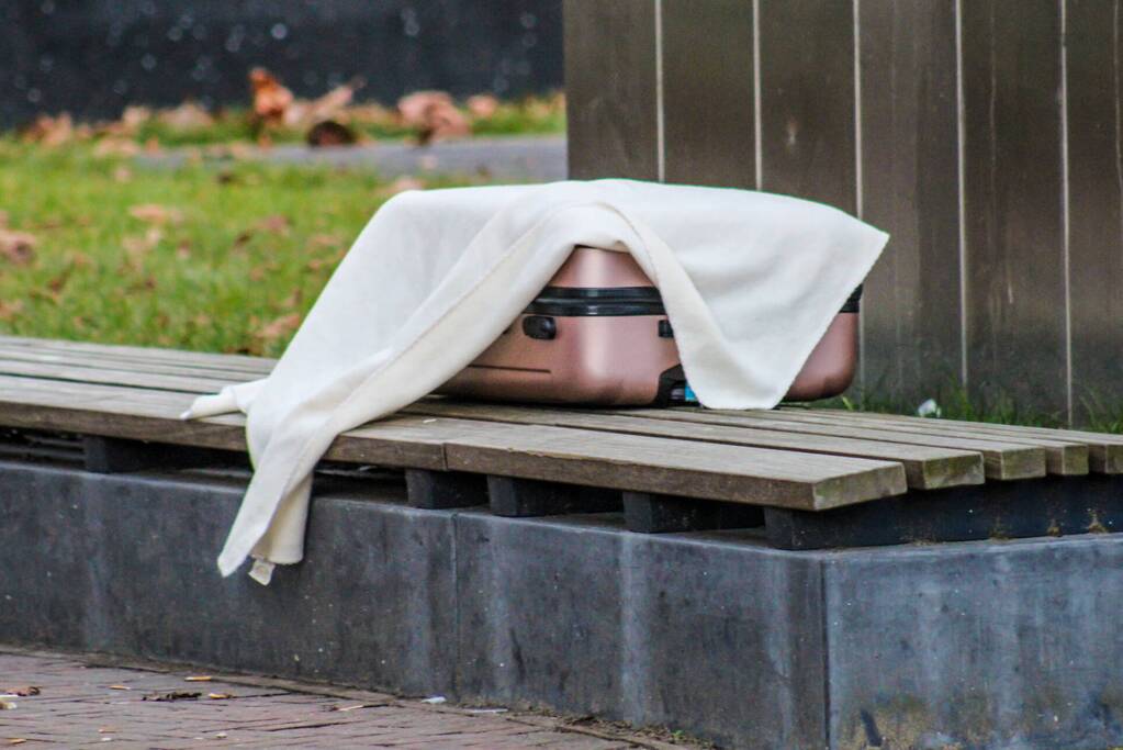 Politie doet onderzoek naar verdachte koffer metrostation Dijkzigt